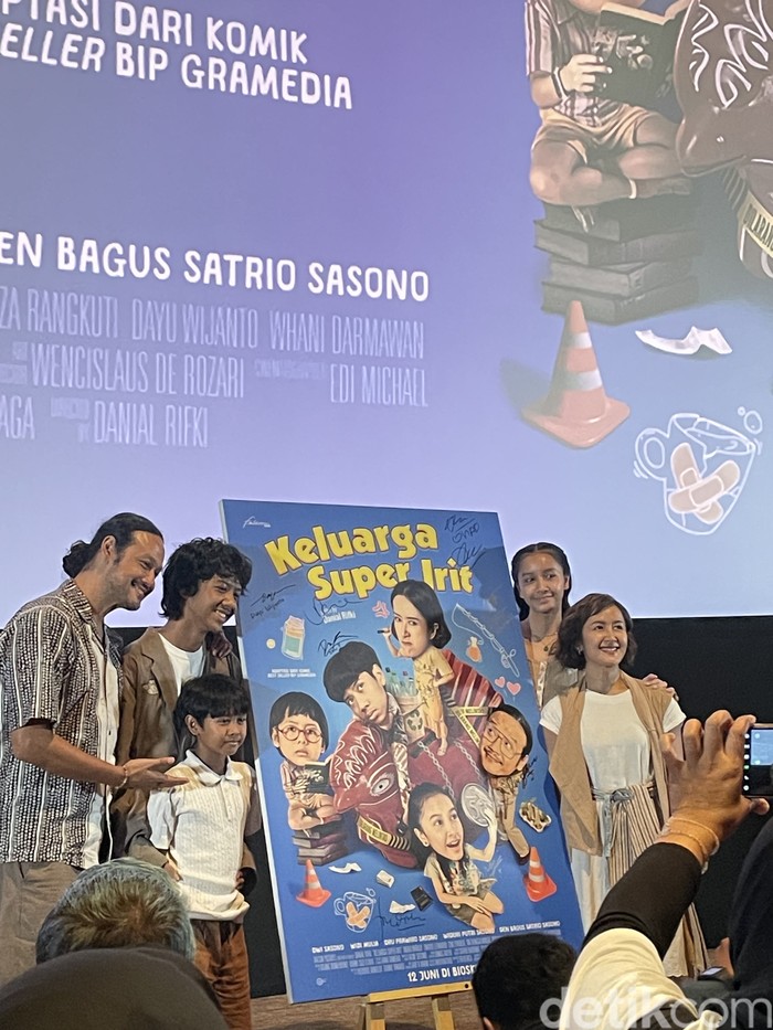 Konferensi pers film Falcon Pictures Keluarga Super Irit digelar di XXI Epicentrum, Kuningan, Jakarta Selatan, pada Sabtu (3/5/2025).