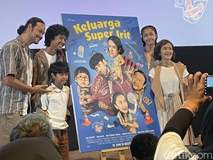 Keluarga Super Irit, Film atau Fakta Keluarga Dwi Sasono Nih?