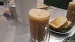 Kopitiam Malaysia Autentik Ini Sajikan Mi Kari dan Teh Tarik Segar