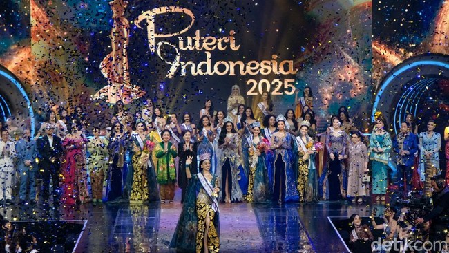 Tahun ini, pemilihan Puteri Indonesia mengangkat tema Be Right, Be Bright, menggarisbawahi pentingnya peran wanita yang tidak hanya cerdas, tetapi juga bijak dalam dan peka terhadap lingkungan hingga peran mereka di era teknologi ini. Hal inilah yang menjadi fokus dalam penilaian dewan juri pada babak penentuan empat besar.