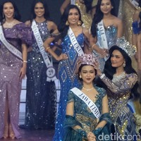 Sarjana Psikologi dari Universitas Brawijaya, Firsta Yufi Amarta terpilih sebagai pemenang utama Puteri Indonesia 2025. Foto: Andhika Prasetia