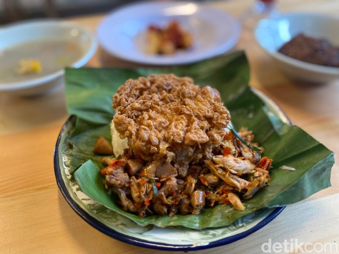 Nasi Telur Kribo hingga Ikan Cakalang Sedap di Warteg 'Kalcer' Jaksel