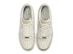 Nike Rilis Sneakers Dekil Rp 2 Jutaan, Makin Sering Dipakai Makin Bersih