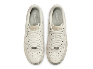 Nike Rilis Sneakers Dekil Rp 2 Jutaan, Makin Sering Dipakai Makin Bersih