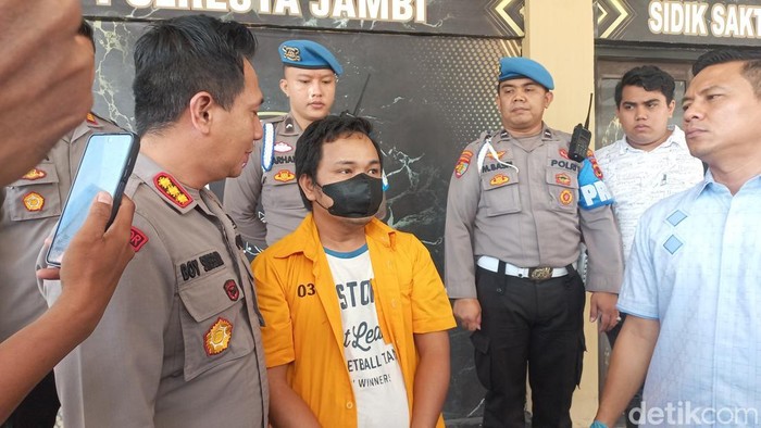 Pedagang pempek yang menikam pria di Pasar Angso Duo Jambi ditetapkan tersangka