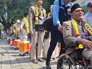 393 JCH Asal Mataram Berangkat ke Makkah, Sempat Terkendala Visa