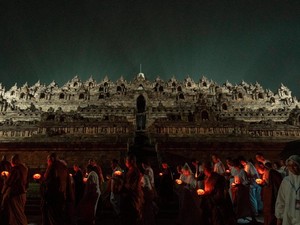InJourney Siap Sambut Waisak, Ribuan Lampion Hiasi Borobudur