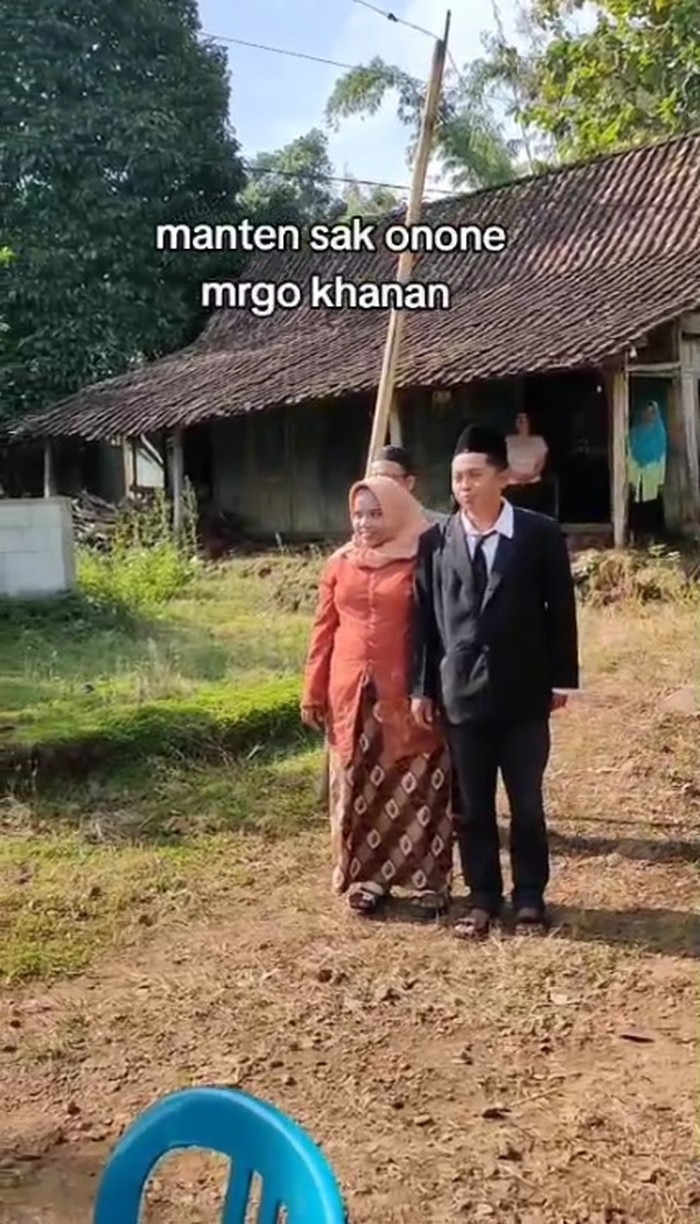 Pernikahan sederhana tanpa perias dan dekorasi yang viral di media sosial.