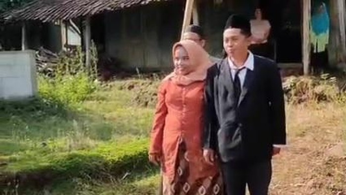 Pernikahan sederhana tanpa perias dan dekorasi yang viral di media sosial.