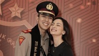 Pemain sinetron berjudul ‘Dunia Terbalik’ ini sebelumnya sempat membagikan momen bahagia ketika dilamar Andhika pada 15 Februari lalu. Foto: Instagram @valtifanka