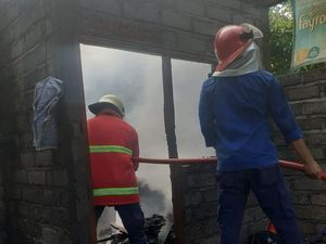 Rumah Warga Jembrana Terbakar gegara Api Dupa, Sertifikat Tanah-Emas Hangus