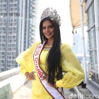 Rashmita Nalini Rasindran terpilih sebagai Miss Charm pada tahun 2024 di Vietnam. Sebagai Miss Charm 2024, Rashmita hadir di acara Grand Final Puteri Indonesia 2025 yang digelar pada Jumat (2/5/2025) di Plenary Hall, Jakarta. Foto: Pradita Utama.