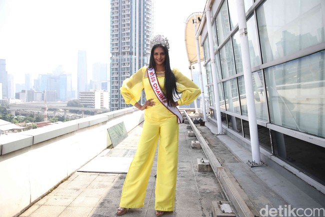 Di sini saya juga banyak melakukan kegiatan sosial tapi saya sedih juga karena di sini saya hanya satu minggu. Saya ingin tinggal lebih lama di sini karena saya ingin makanan makanan khas Indonesia, ujarnya. Foto: Pradita Utama.