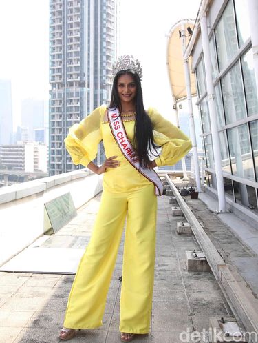 Puteri Indonesia 2025 ke Kantor detikcom, Jakarta, Sabtu (3/5/2025).