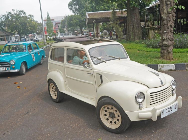 Saat Mobil Kuno Kumpul Promosikan Wisata Temanggung