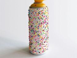 Objek Sehari-hari Jadi Manis dengan Taburan Sprinkle Kue