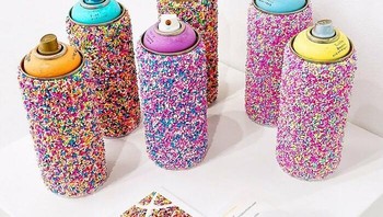 Bagi saya, semuanya tentang eksplorasi yang konstan. Itulah yang mendorong segalanya. Sejujurnya, saya akan bosan melakukan hal yang sama berulang-ulang, kata Pepe berbagi tentang proses kreatif karya-karyanya. Foto: Instagram @peppy_colours via BoredPanda