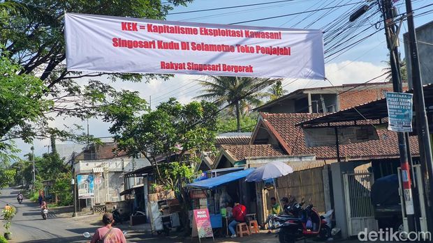 Spanduk tuntut pembubaran KEK Singhasari bermunculan