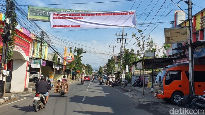 Spanduk tuntut pembubaran KEK Singhasari bermunculan