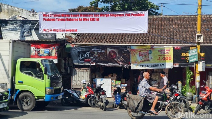 Spanduk tuntut pembubaran KEK Singhasari bermunculan