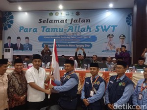 Wagub Sumbar Resmi Lepas Jemaah Haji Embarkasi Padang Naik Lion Air