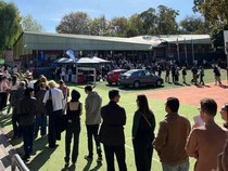 Kemeriahan Pemilu Australia: Pemilih Dapat Sosis Panggang-Tanpa Masa Tenang