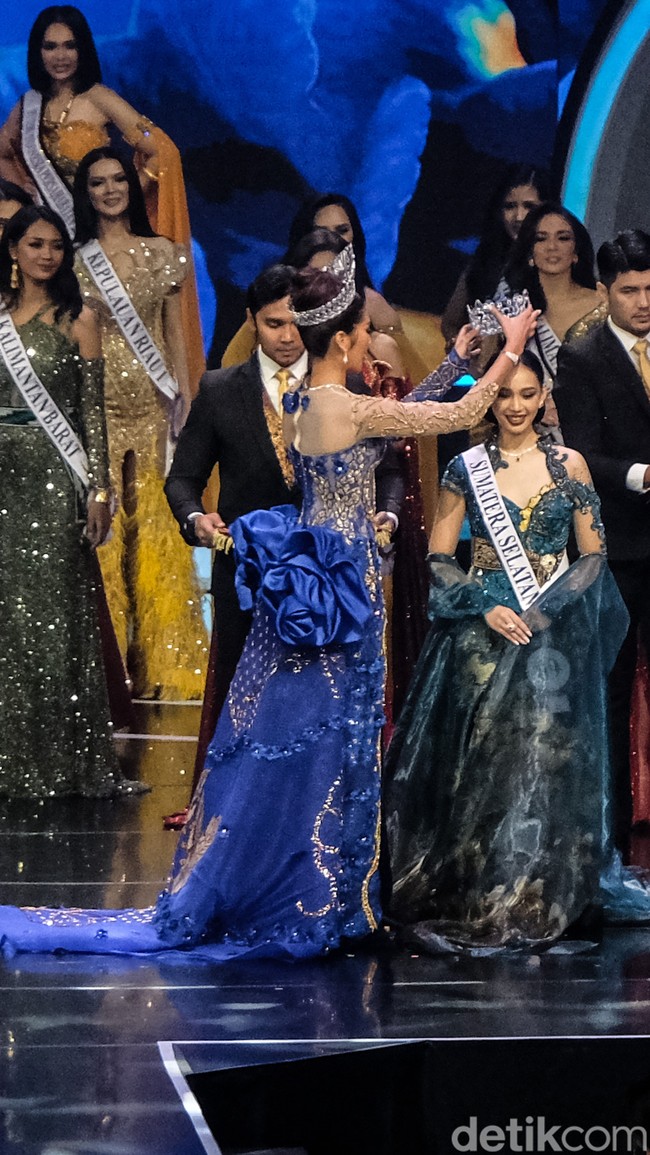 Salma Ranggita Cahyariyani dari Sumatera Selatan menyandang gelar Puteri Indonesia Pariwisata 2025. Foto: Andhika Prasetia