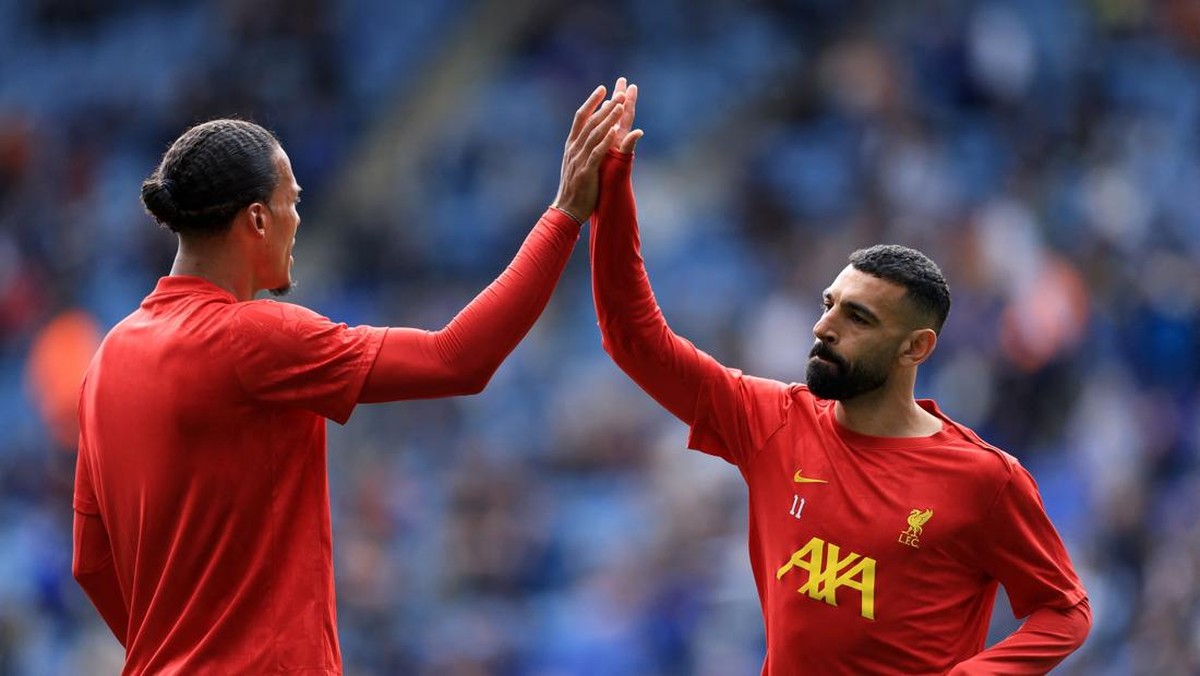 Jamie Carragher menilai Virgil van Dijk, Mohamed Salah, dan Alisson Becker sudah menurun (Foto: Action Images via Reuters/Andrew Boyers)