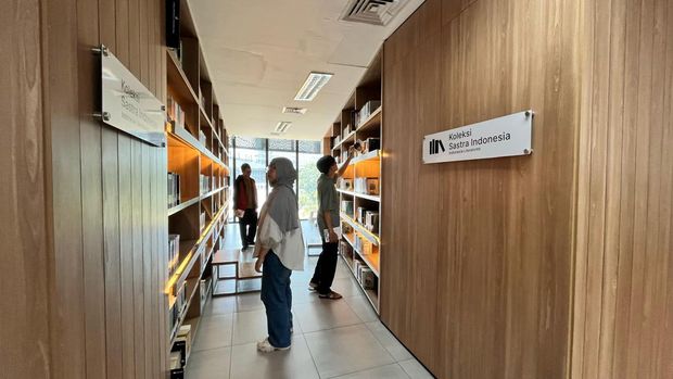 Warga Jakarta sambut baik rencana perpustakaan dibuka hingga malam.