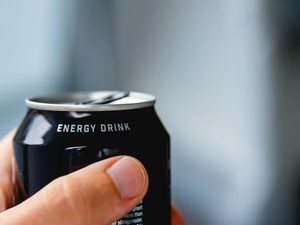 Minum Energy Drink Biar Kuat Push Rank Mabar Semalaman? Hati-hati, Ini Risikonya