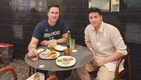 Adjie memuji Rafi sebagai anak yang baik dan sangat perhatian dengan dirinya. (Foto: dok. Instagram Adjie Pengestu)
