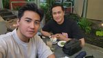 7 Momen Adjie Pangestu dan Rafi Bak Kakak Beradik