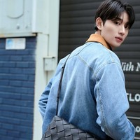 Tak ketinggalan, ada Kim Jae Won yang beradu akting dengan Lee Chae Min di drama Korea Hierarchy. Baru-baru ini, dia menerima tawaran menjadi lawan main Kim Go Eun dan Park Ji Eun di drama Korea terbaru Netflix, You and Everything Else. Foto: Instagram