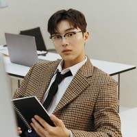 Nama Choi Hyun Wook sudah tak asing bagi para pecinta drama Korea khususnya Twenty Five Twenty One. Paras tampannya semakin banyak dilirik penggemar setelah menjadi second lead di drama Korea Weak Hero Class dan Twinkling Watermelon. Foto: Instagram