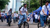 Kawasan GBK juga dipadati warga yang olahraga lari, bersepeda BMX, maupun street football di booth Mizone Active Zone di Pintu 6 GBK.