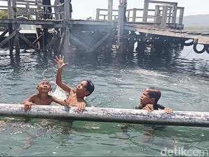 Bahagianya Nular, Anak Logam Panen Cuan-Jukung di Teluk Gilimanuk
