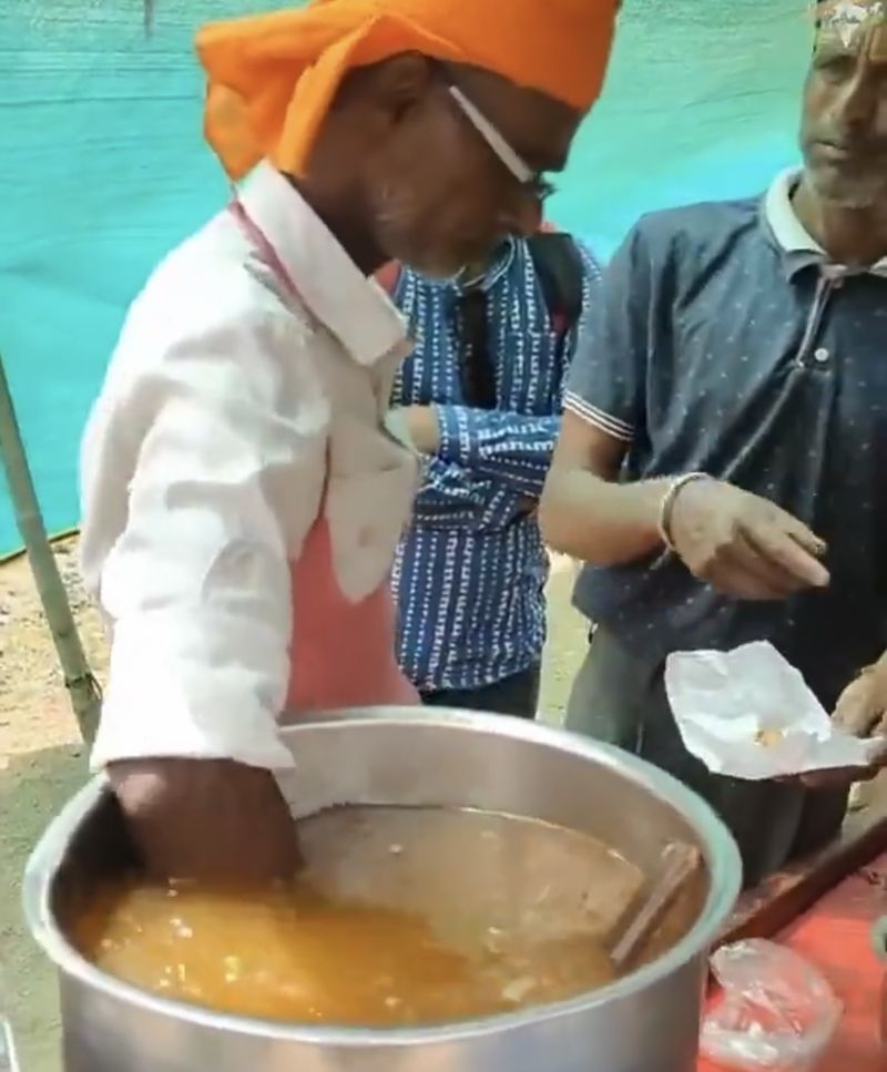 Bikin Mual! 5 Penjual Makanan di India Ini Pakai Cara Jorok