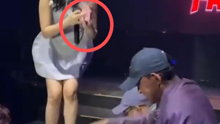 Heboh di media sosial pria diduga Wali Kota Tual Ahmad Yani Renuat tengah menyawer disk jockey (DJ) wanita dengan segepok uang di sebuah tempat hiburan malam (THM) di Jakarta Utara.