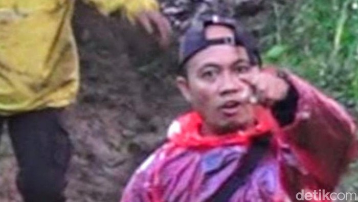 Tampang, pria diduga aparat dari Polres Bondowoso yang mengancam jurnalis saat mengambil gambar
