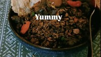 Lewat unggan Insta Storynya, J-Hope bagikan menu makanan yang ia coba saat makan di restoran Plataran. Seperti nasi goreng ini. Foto: Instagram @urarmyhope/Site