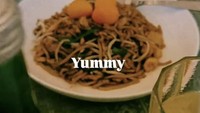 Tak lupa, ia memesan mie goreng dengan topping telur puyuh sebagai pelengkapnya. Foto: Instagram @urarmyhope/Site