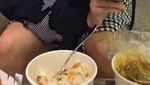 J-Hope BTS Pamer Makan Sate Ayam dan Nasi Goreng di Jakarta