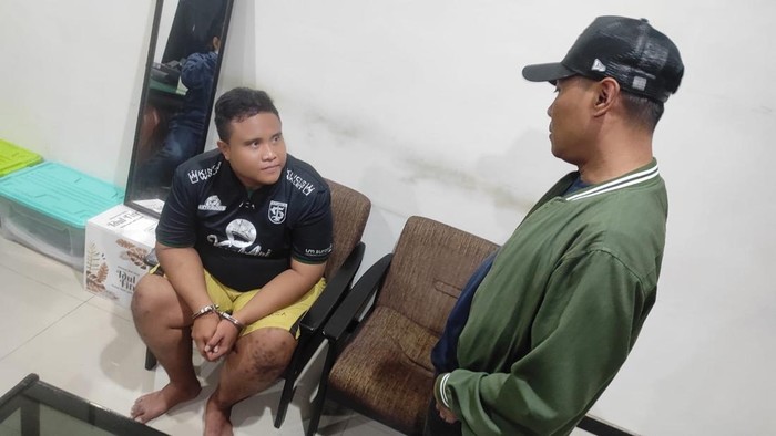 Penangkapan Dicky Firman Rizard (28) yang mengaku jaksa gadungan di Jombang