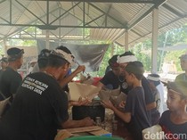 Serunya Tradisi Ngambeng di Gianyar, Anak-anak Urun Tangan Upacara Adat