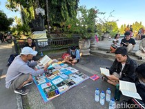 Komunitas di Buleleng Ngelapak Buku, Warga Bisa Baca Gratis Tiap Minggu