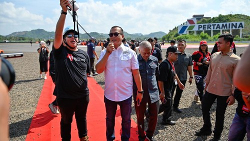 Gubernur Nusa Tenggara Barat Lalu Muhamad Iqbal saat menghadiri acara Event Ducati Race As One di Sirkuit Mandalika, Sabtu (3/5/2025). (Humas Pemprov NTB).
