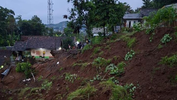 Longsor dii Sumedang