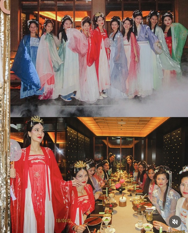 Saat berada di Shanghai calon istri Maxime Bouttier itu juga tampak berdandan bak wanita Tiongkok dengan mengenakan pakaian tradisional di sana. Luna memilih pakaian warna merah terang lengkap dengan hiasan kepala khas wanita Tiongkok. Foto: Instagram/@lunamaya