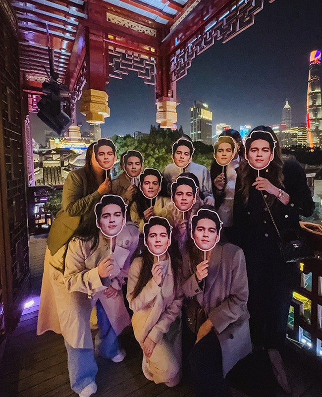 Beberapa waktu lalu Luna Maya memang terlihat bertolak ke Shanghai, China, bersama para sahabatnya. Rupanya momen tersebut sekaligus untuk merayakan bridal shower Luna. Foto: Instagram/@lunamaya