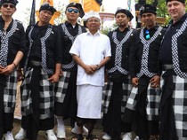 Datang Langsung ke Belanda, Koster Resmikan Pura Pertama di Eropa